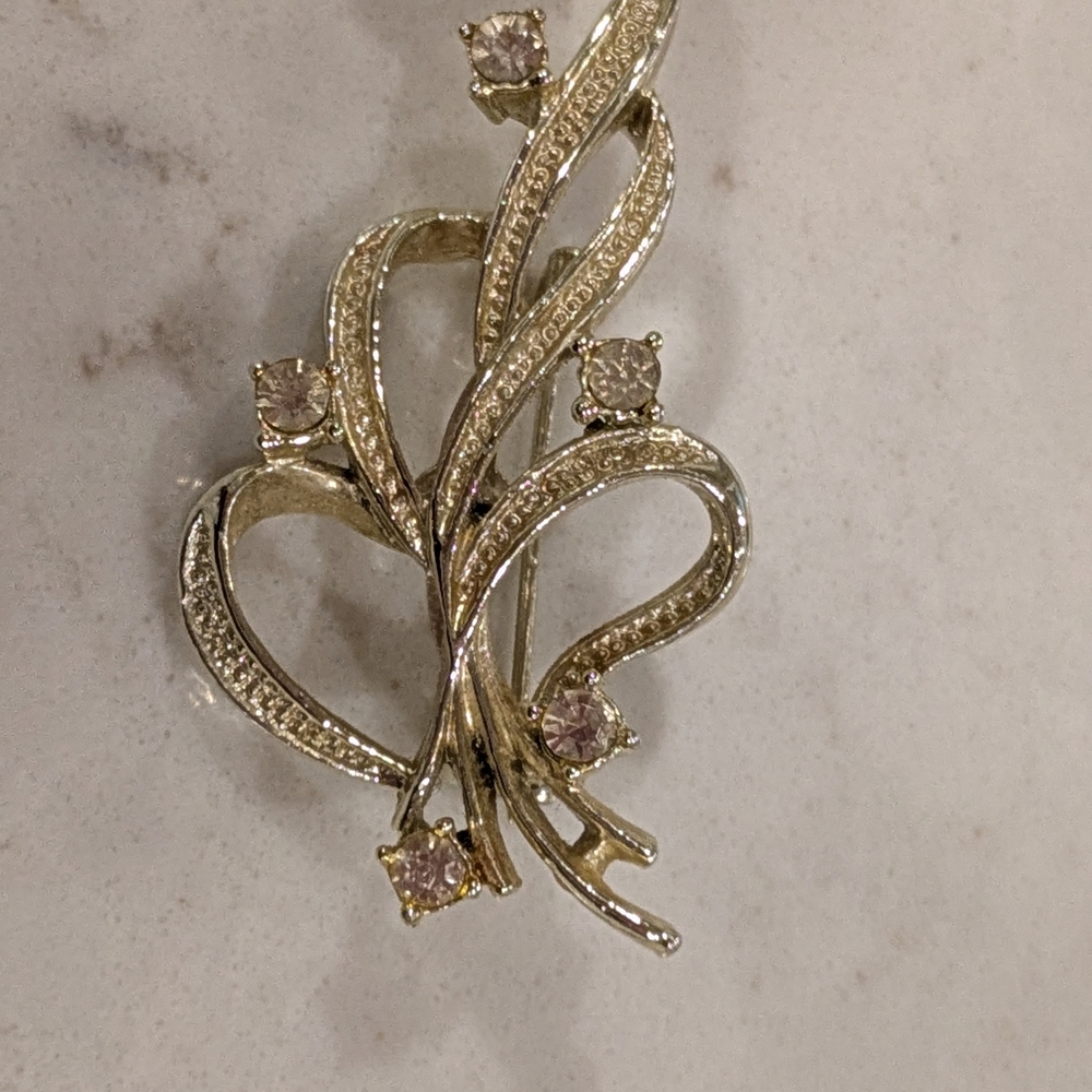 Vintage Gerry's Ribbon Brooch with Sparkling Accents Gold Tone Italy